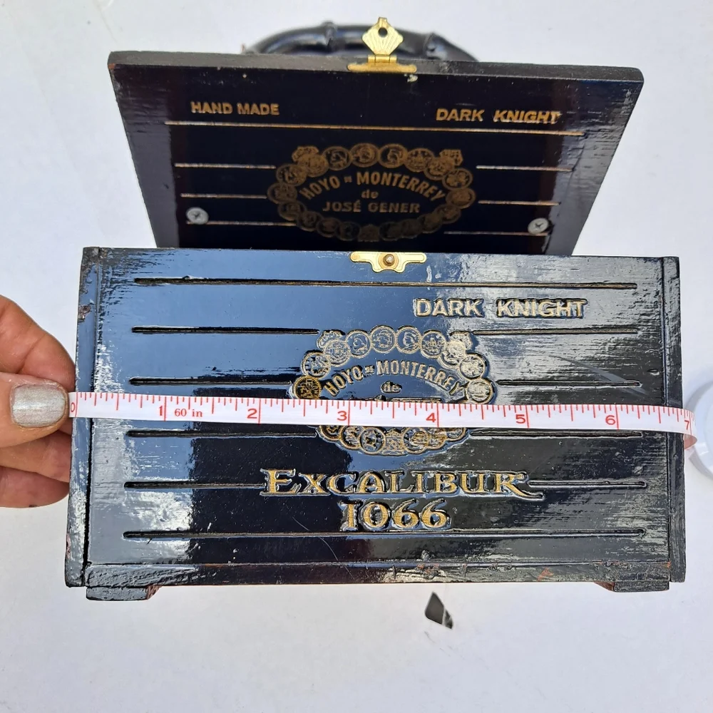 Hoya de Monterrey de Jose Gener Black Cigar Box Purse